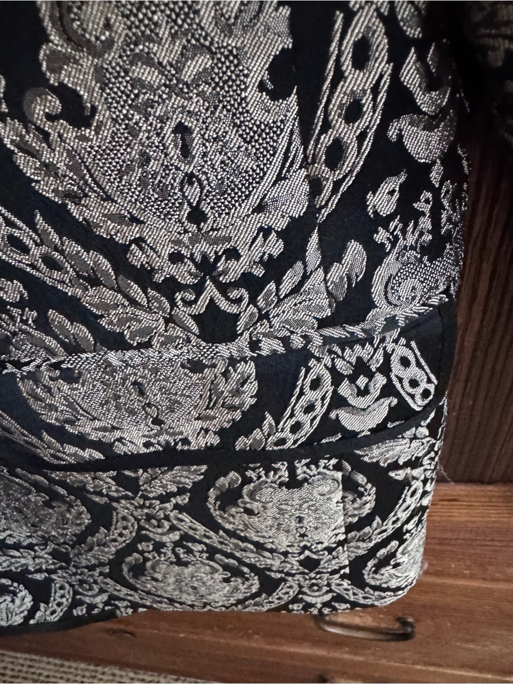 TALLIA Black Blazer with Gold / Tan Brocade Pattern size 42R - Picture 6 of 7